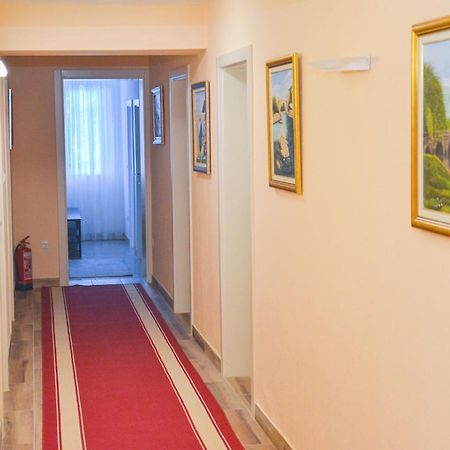 Hotel Central Sisava Zewnętrze zdjęcie